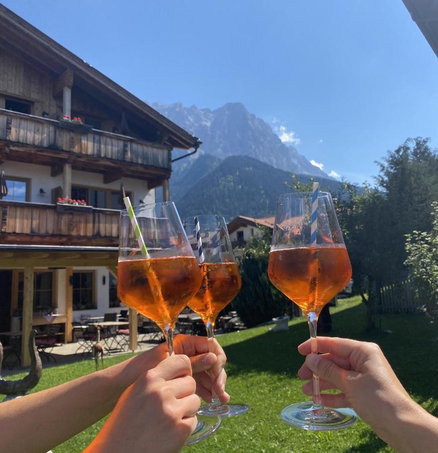 Hotel Zum Urviech -Erwachsenenhotel- (Adults Only) Ehrwald Dış mekan fotoğraf