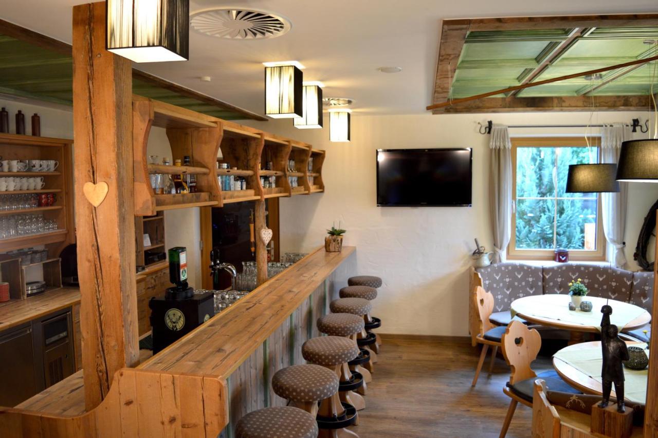 Hotel Zum Urviech -Erwachsenenhotel- (Adults Only) Ehrwald Dış mekan fotoğraf