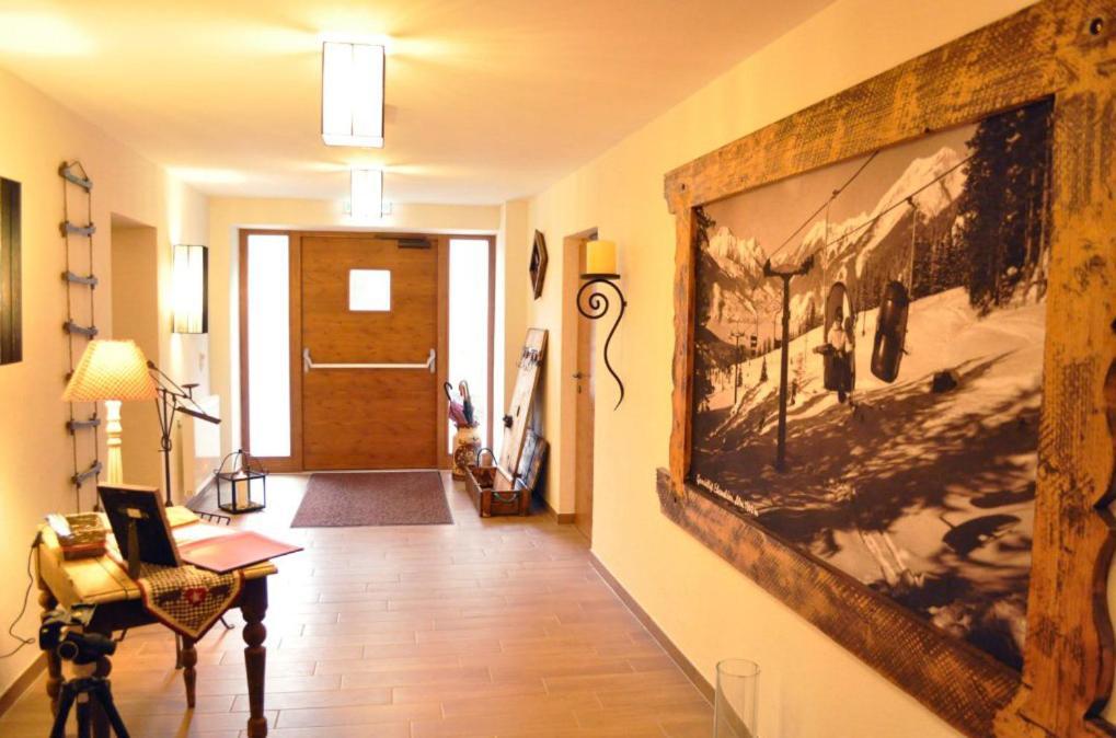 Hotel Zum Urviech -Erwachsenenhotel- (Adults Only) Ehrwald Dış mekan fotoğraf