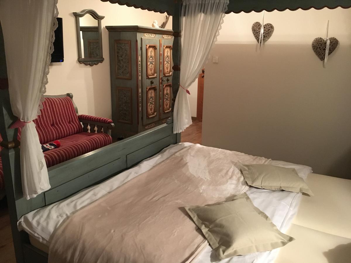 Hotel Zum Urviech -Erwachsenenhotel- (Adults Only) Ehrwald Dış mekan fotoğraf