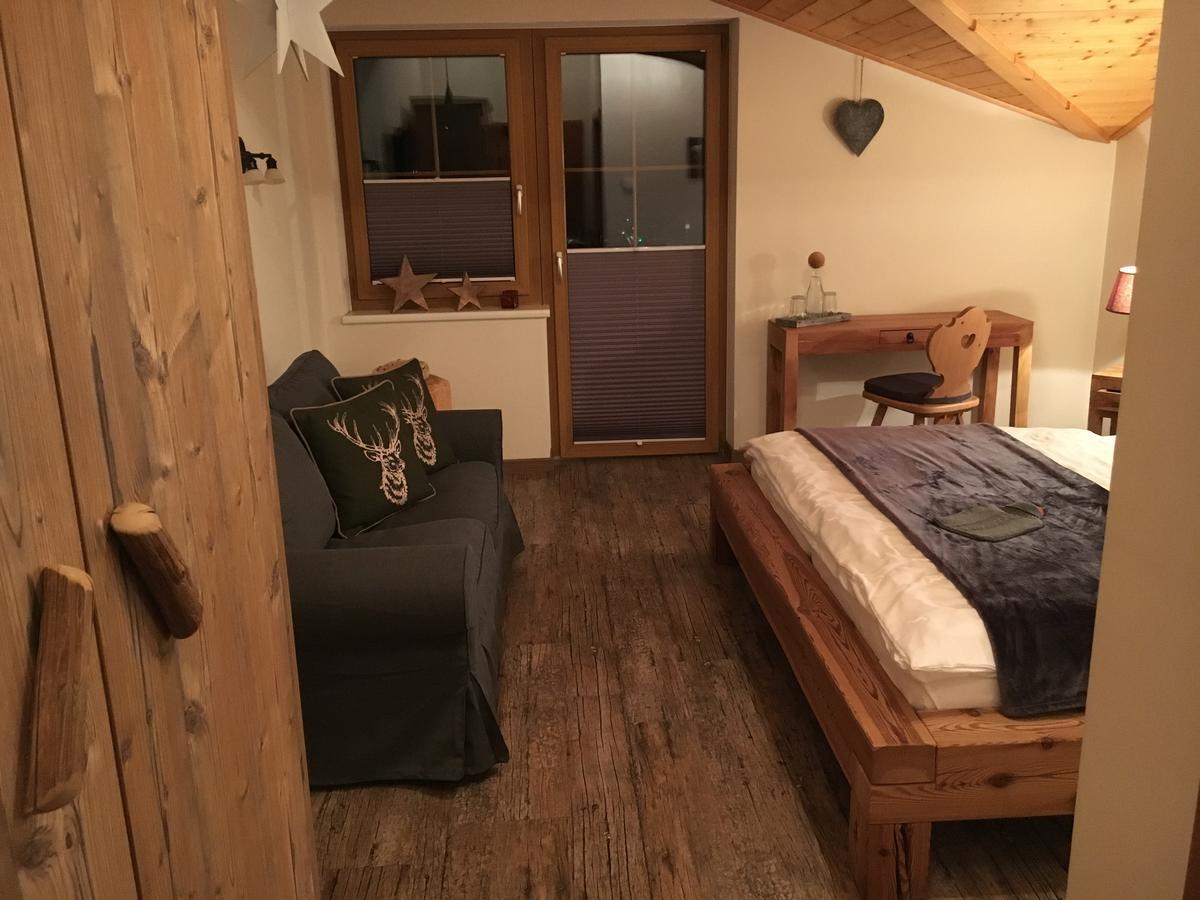 Hotel Zum Urviech -Erwachsenenhotel- (Adults Only) Ehrwald Dış mekan fotoğraf