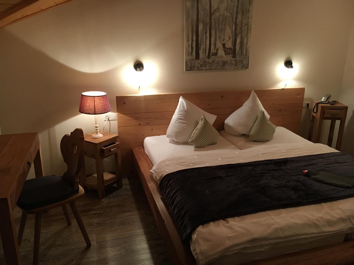 Hotel Zum Urviech -Erwachsenenhotel- (Adults Only) Ehrwald Dış mekan fotoğraf