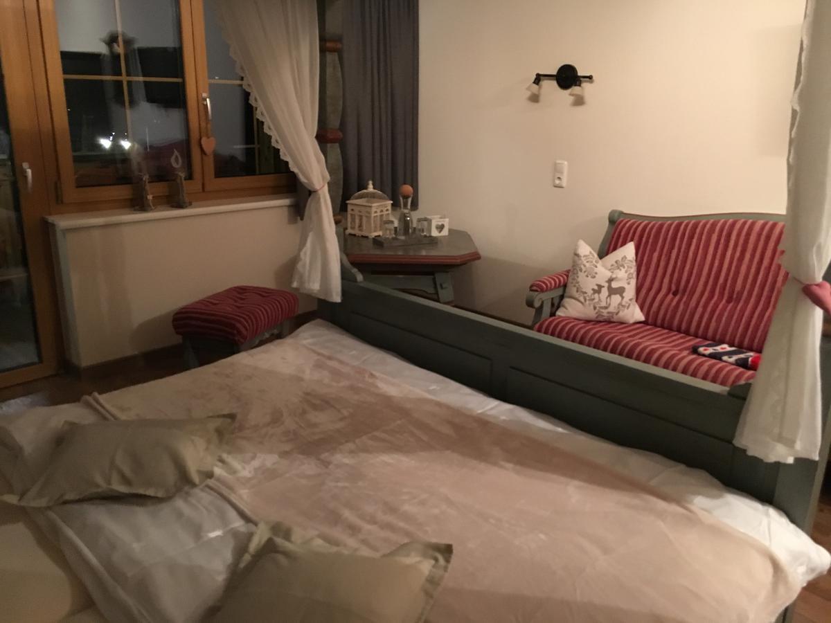 Hotel Zum Urviech -Erwachsenenhotel- (Adults Only) Ehrwald Dış mekan fotoğraf