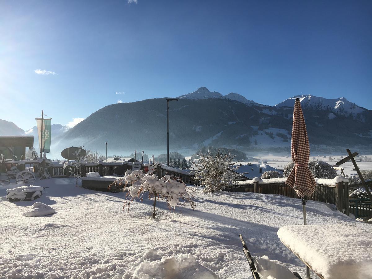 Hotel Zum Urviech -Erwachsenenhotel- (Adults Only) Ehrwald Dış mekan fotoğraf