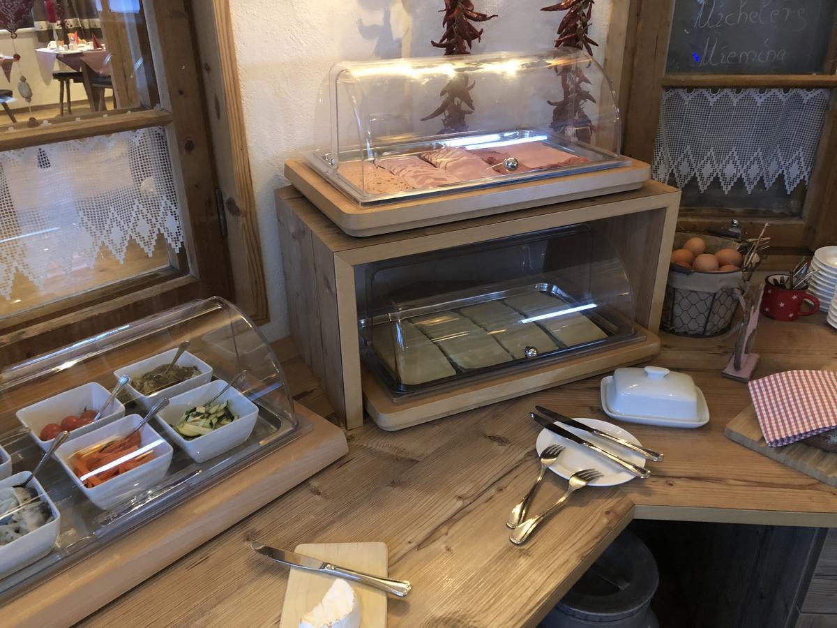 Hotel Zum Urviech -Erwachsenenhotel- (Adults Only) Ehrwald Dış mekan fotoğraf