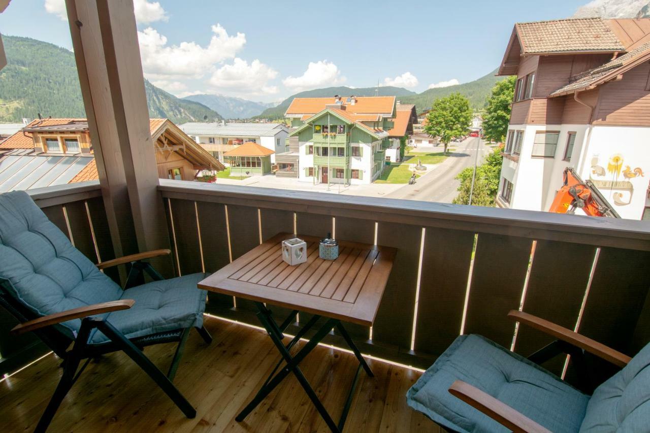 Hotel Zum Urviech -Erwachsenenhotel- (Adults Only) Ehrwald Dış mekan fotoğraf